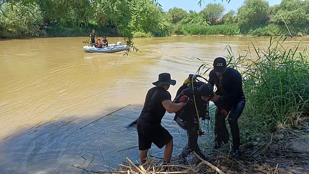 Büyük Menderes'te ekipler Eda ve Şahin'i arıyor