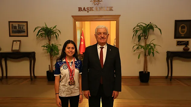 Büyükşehir Okçusu Hazal Dünya İkincisi Oldu