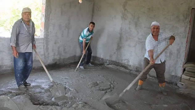 Cami lojmanı imece usulü ile yapılıyor