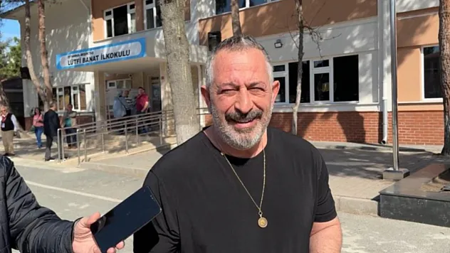 Ünlü komedyen Cem Yılmaz hastaneye kaldırıldı