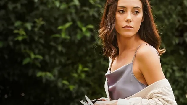 Cansu Dere ekranlara dönüyor! Yeni dizisi belli oldu
