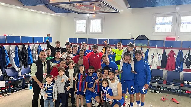 Çatal, 'Bol gollü bir galibiyet aldığımız için mutluyuz'