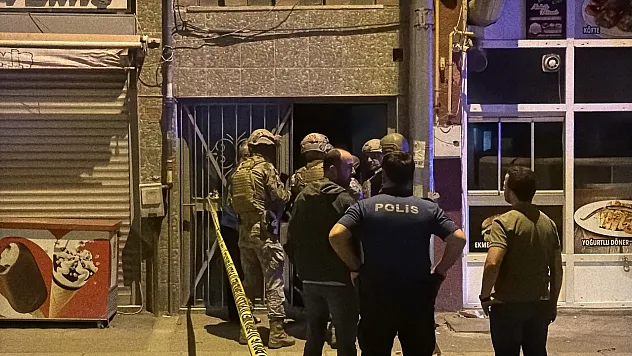 Çatıdan çatıya dolaştı, polisi saatlerce uğraştırdı