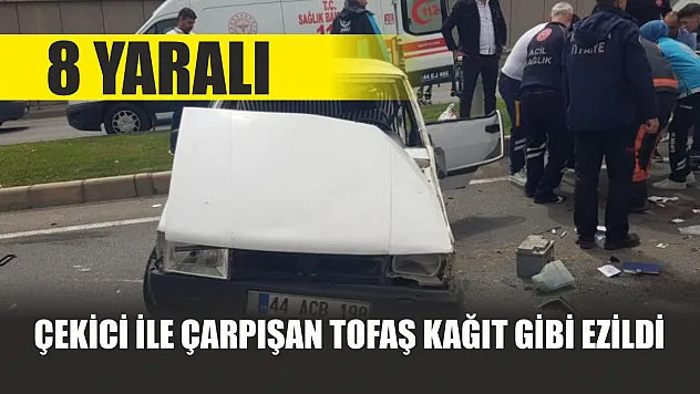 Çekici ile çarpışan Tofaş kağıt gibi ezildi: 8 yaralı