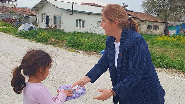CHP Fethiye Kadın Kolları'ndan Depremzede Çocuklara Anlamlı Destek