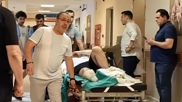 Çim biçerken parmaklarını biçti