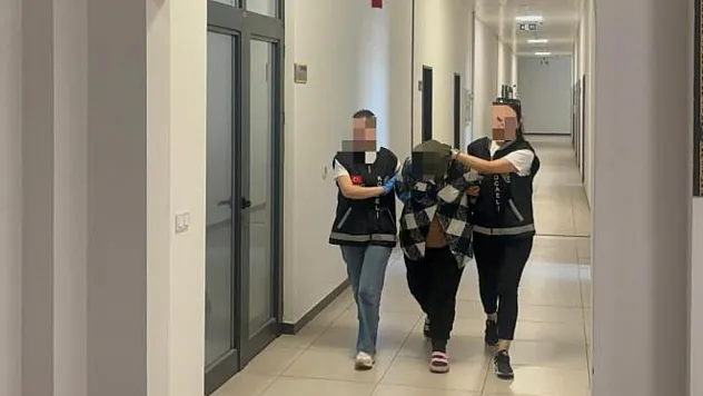 Cinayet Davasında Mahkemede Duygusal Anlar: 4 Yaşındaki Kızı Annesini Teselli Etti