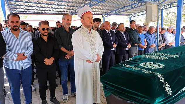 Cinayete kurban giden Kübra Yapıcı son yolculuğuna uğurlandı
