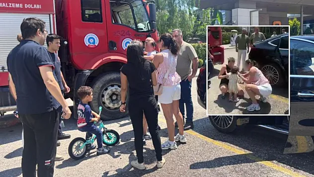 Çocuğu araç içerisinde kilitli kaldı, gözyaşlarına boğulan kadının yardımına itfaiye ekipleri yetişti