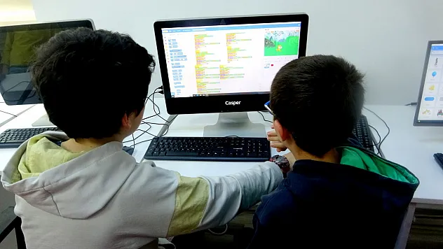 Çocuklar hem eğleniyorlar, hem öğreniyorlar