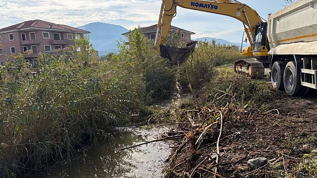 Dalaman'da su taşkınının izleri siliniyor