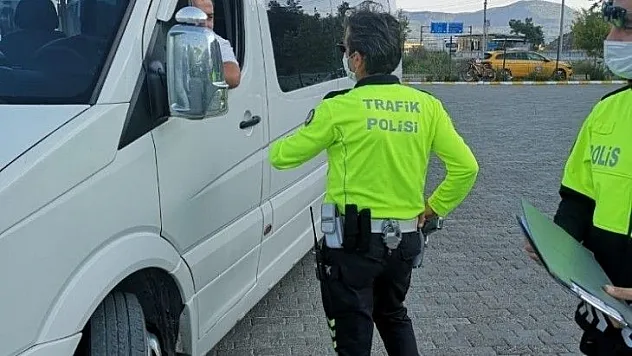 Dalaman'da yolcu araçlarına korona virüs denetimi yapıldı