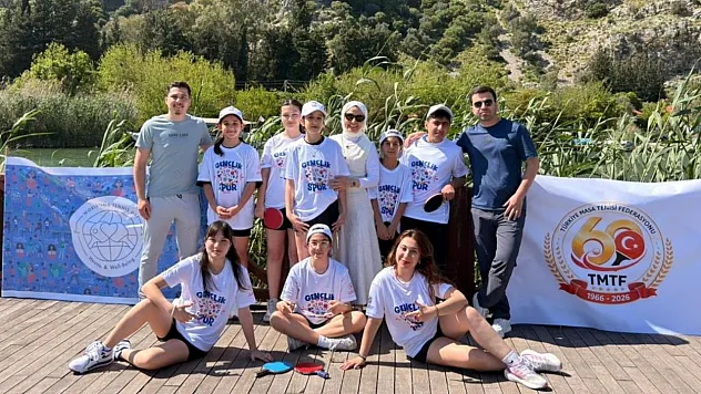 Dalyan'da masa tenisi doğayla buluştu