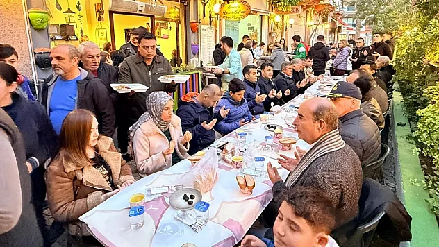 Datça'da 86. Sokak esnafından 400 kişilik iftar