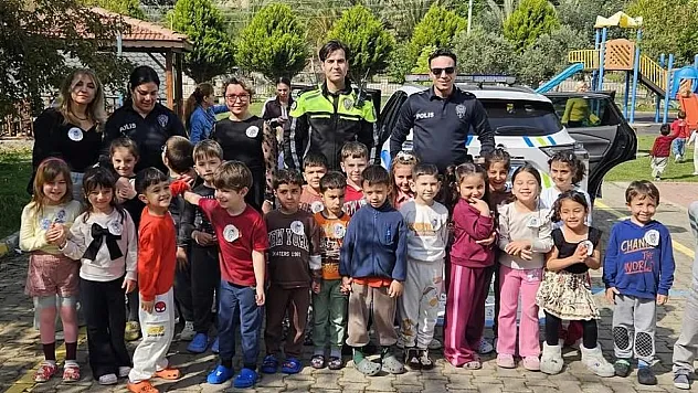 Datça'da anaokulu öğrencileri Polis Haftasını kutladı