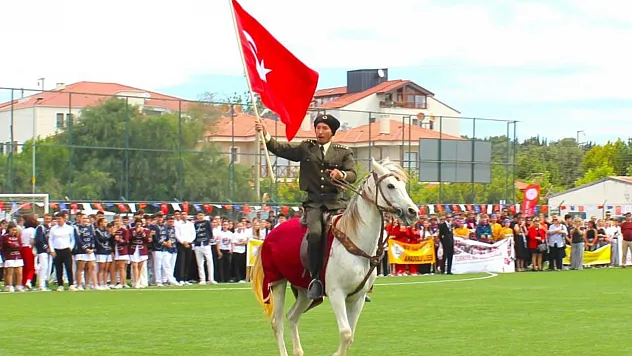 Datça'da atlı gösteri ayakta alkışlandı