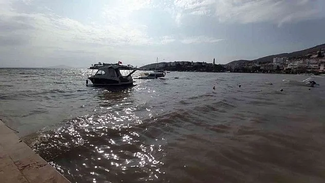 Datça'da fırtınaya dayanamayan bir tekne battı