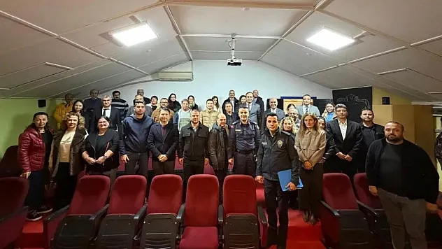 Datça'da 'Gençlik sizin eseriniz' konulu bilgilendirme toplantısı yapıldı