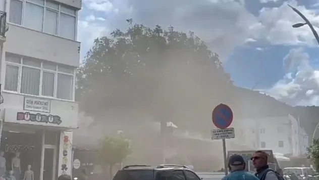 Datça'da işletme bacasında çıkan yangın paniğe neden oldu