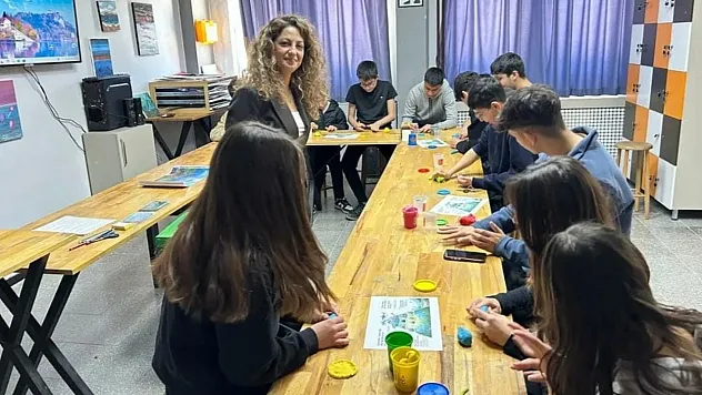 Datça'da öğrenciler atık dönüşüm projesi etkinliğinde bir araya geldi