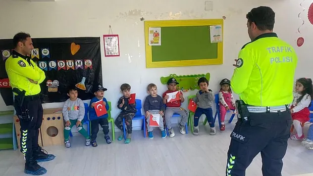 Polis haftası çocuklarla beraber kutlandı