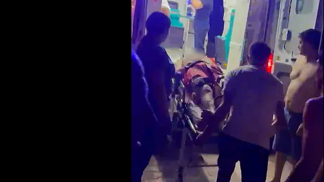 Denizde kalbi duran gence tesadüfen sahilde bulunan sağlık çalışanından hayat kurtaran müdahale