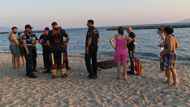 Denize giren 75 yaşındaki tatilci kalp krizi geçirerek hayatını kaybetti