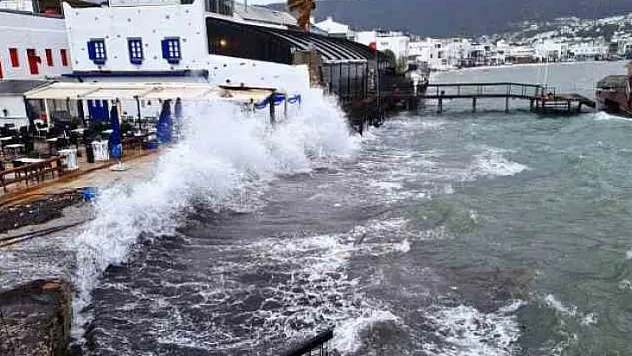 DENİZLERDE FIRTINA UYARISI