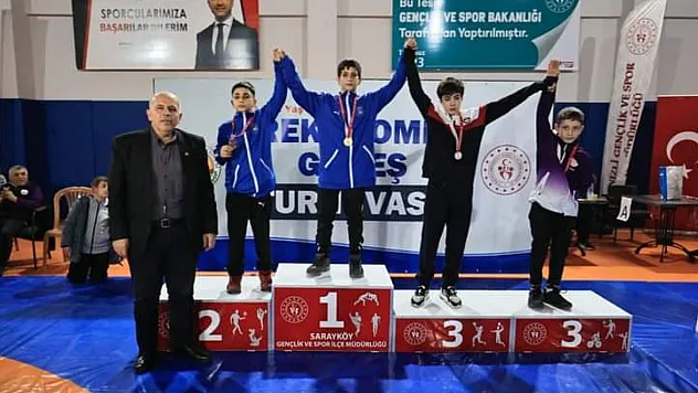 Denizli'de güreşte geleceğin yıldızları turnuvası düzenlendi