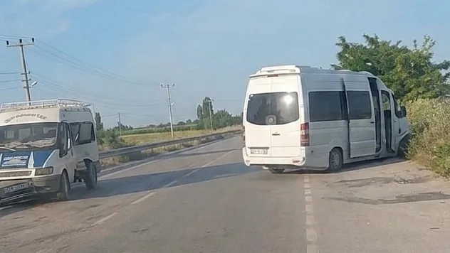 Denizli'de işçi servisleri çarpıştı: 10 yaralı