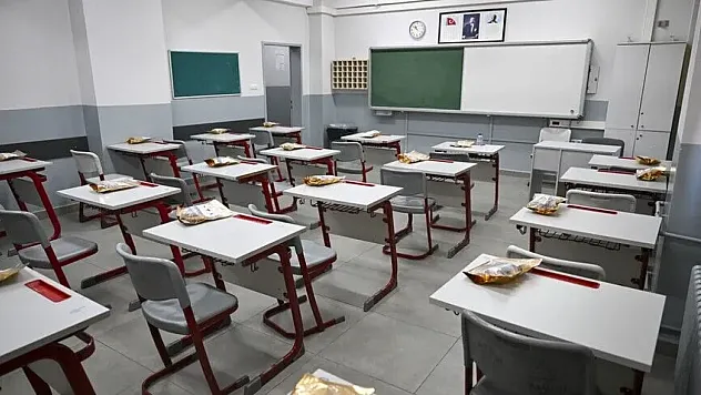 Depremden etkilenen 5 ilde özel okullardaki öğrencilerin eğitim desteğinde artış