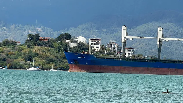 Dev Yük Gemisi Fethiye Körfezi'nde Demirledi
