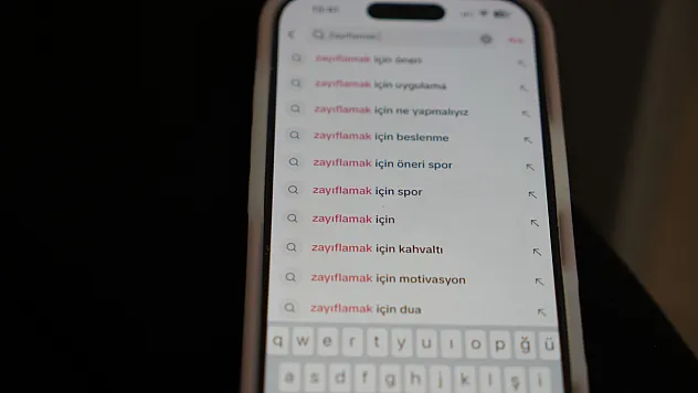 Dijital çağın sağlık tuzağına 'Yarım doktor candan eder' uyarısı