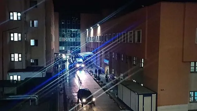 Dini nikahlı eşini ve yanındaki adamı silahla öldürdü