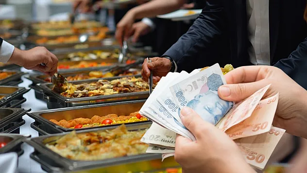Dışarıda Yemek Artık Lüks Oluyor! Yüzde 20 Zam Yolda