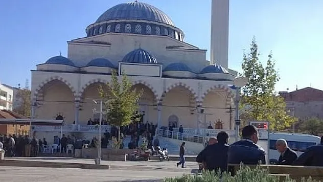 Dualar semaya yükselecek: 'Kadir Gecesi' bu gece idrak edilecek