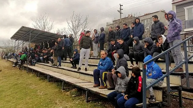 Düğerek Güneşspor taraftarından 'tribünün üstü kapatılsın' çağrısı