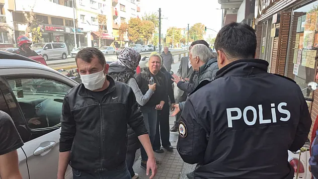 Dükkanında yangın çıkan kadın gözyaşları içinde kaldı: 'Bütün mallarım gitti, dükkanım gitti'