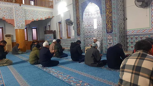 Eller Mehmetçikler için semaya açıldı