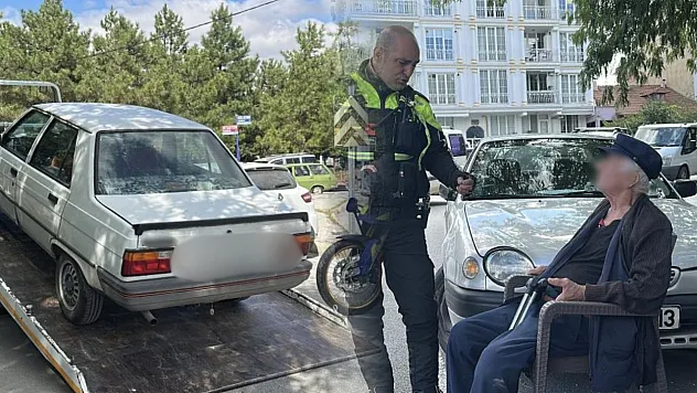 Endişeli Kızın İhbarı Polisi Harekete Geçirdi: 85 Yaşındaki Sürücü Trafikte Durduruldu