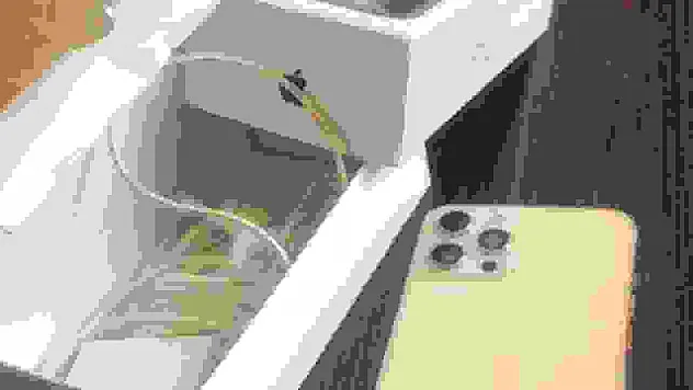 Engelli vatandaşa sahte telefon satmış