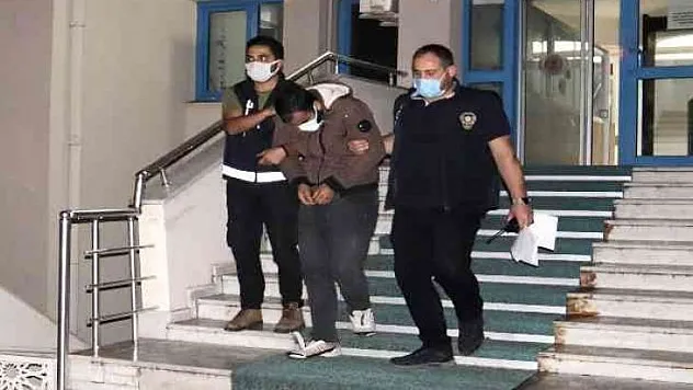 Eşi ile yolculuk yaptığı araçtan uyuşturucu çıkan şahıs tutuklandı