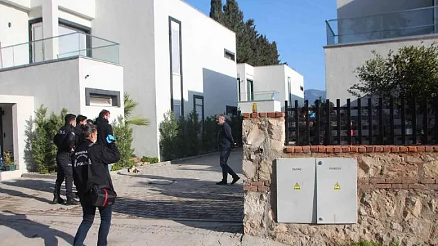 Eski manken evinde ölü bulundu