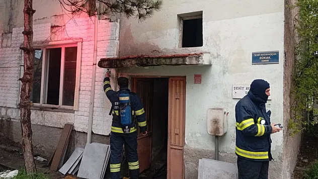 Evde çıkan yangında 98 yaşındaki kadın hayatını kaybetti
