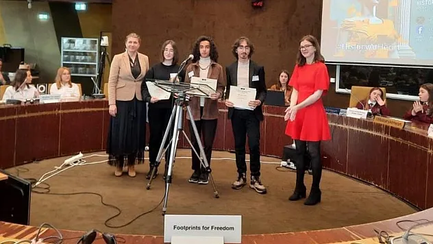 Fen Lisesi öğrencileri Avrupa'dan birincilikle döndü