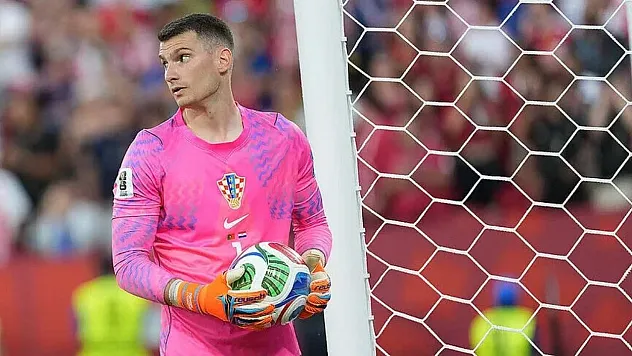 Fenerbahçe kalecisi Livakovic, Barcelona'ya transfer oldu