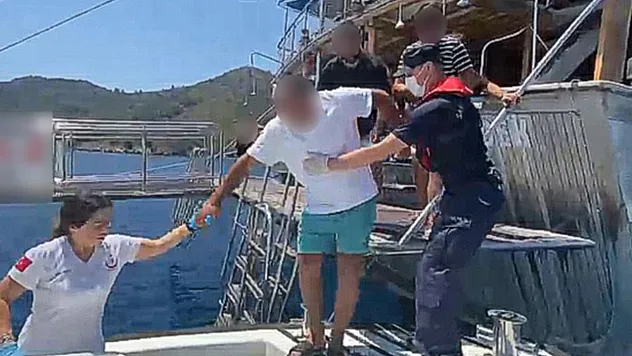 Fethiye Açıklarında Yaralanan Vatandaş Sahil Güvenlik Tarafından Tahliye Edildi