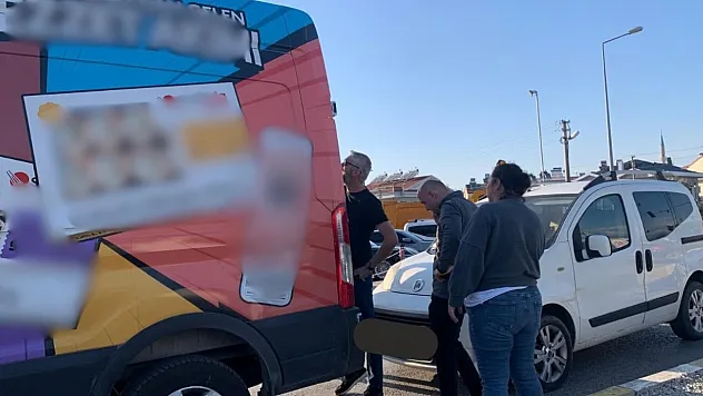 Fethiye Adnan Menderes Bulvarı'nda Maddi Hasarlı Trafik Kazası