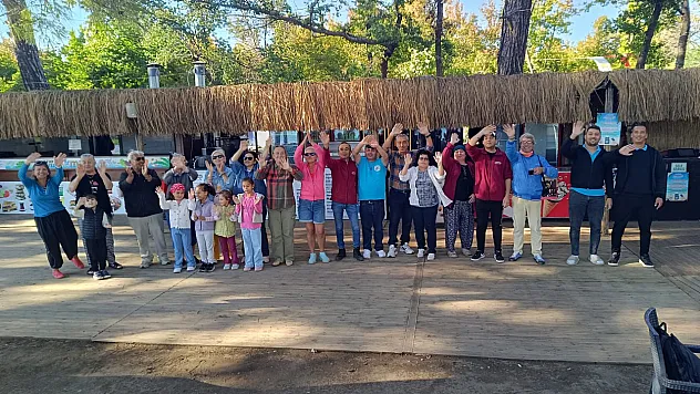 Fethiye Akmaz Halk Plajı Sezonu Misafirleriyle Kapattı