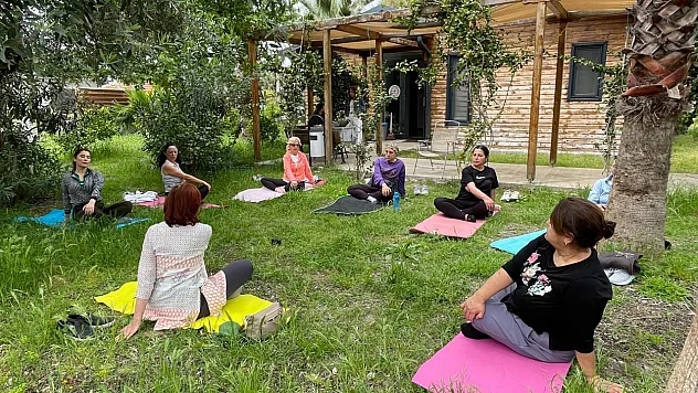 Fethiye Alzheimer Derneği'nden bakım verenlere nefes aldıran destek: Ücretsiz yoga eğitimi